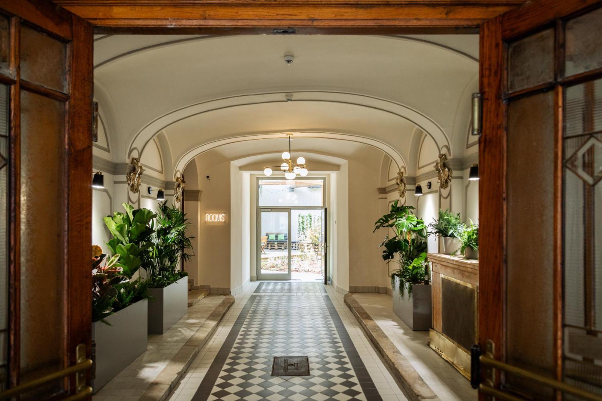 Urban Jungle Apartments Виена Екстериор снимка