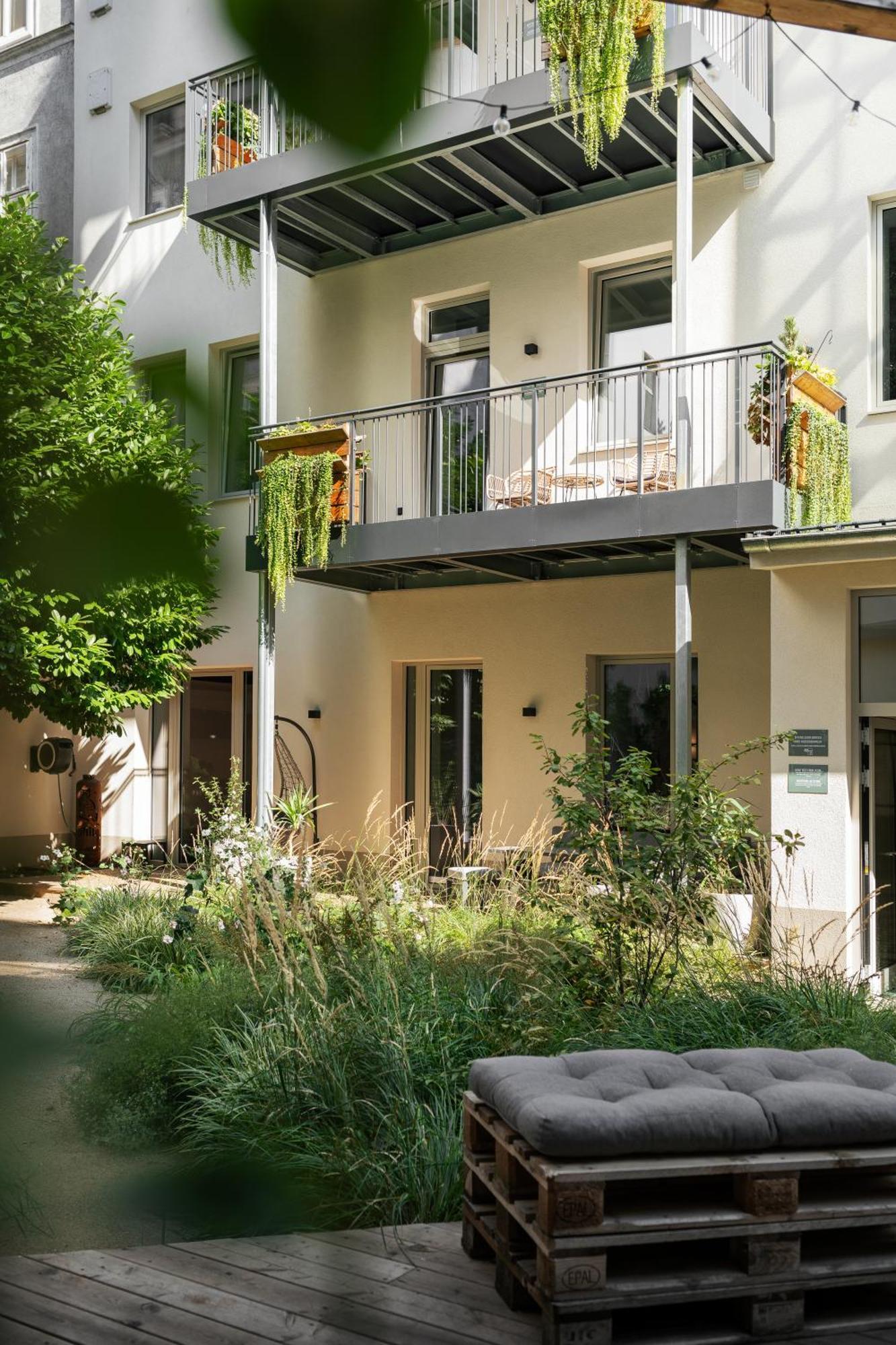 Urban Jungle Apartments Виена Екстериор снимка